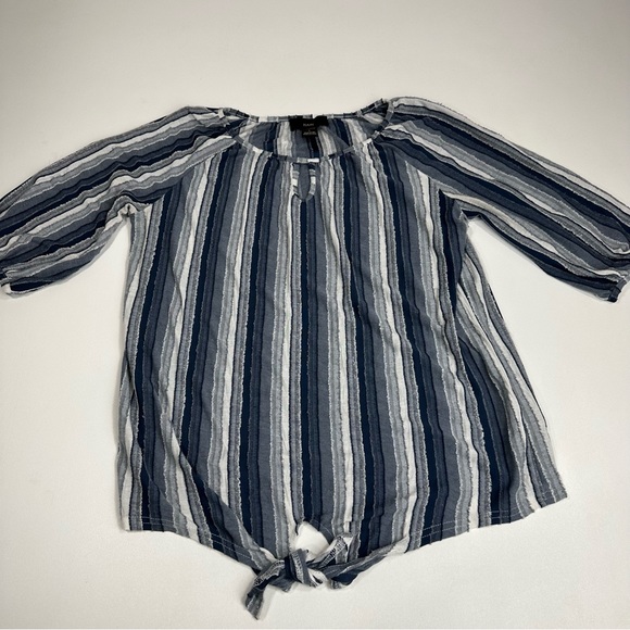 Rain Women’s Chambray Blue Striped Textured Tie Knot 1/2 Sleeve Size Large - Picture 1 of 7